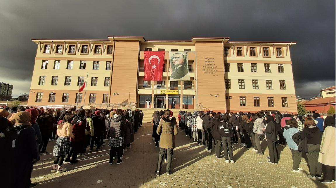 Atatürk'ü Anma Programı Yapıldı